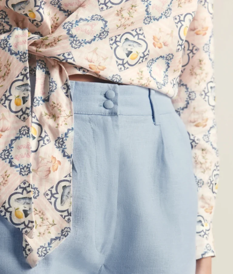 Blue linen high waisted short with recycled zip fastening detail.